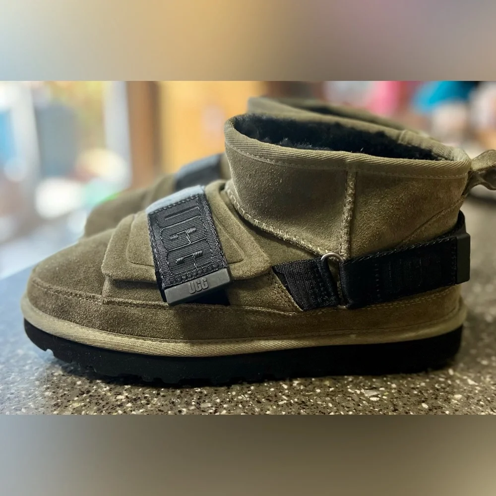 UGG classic ultra